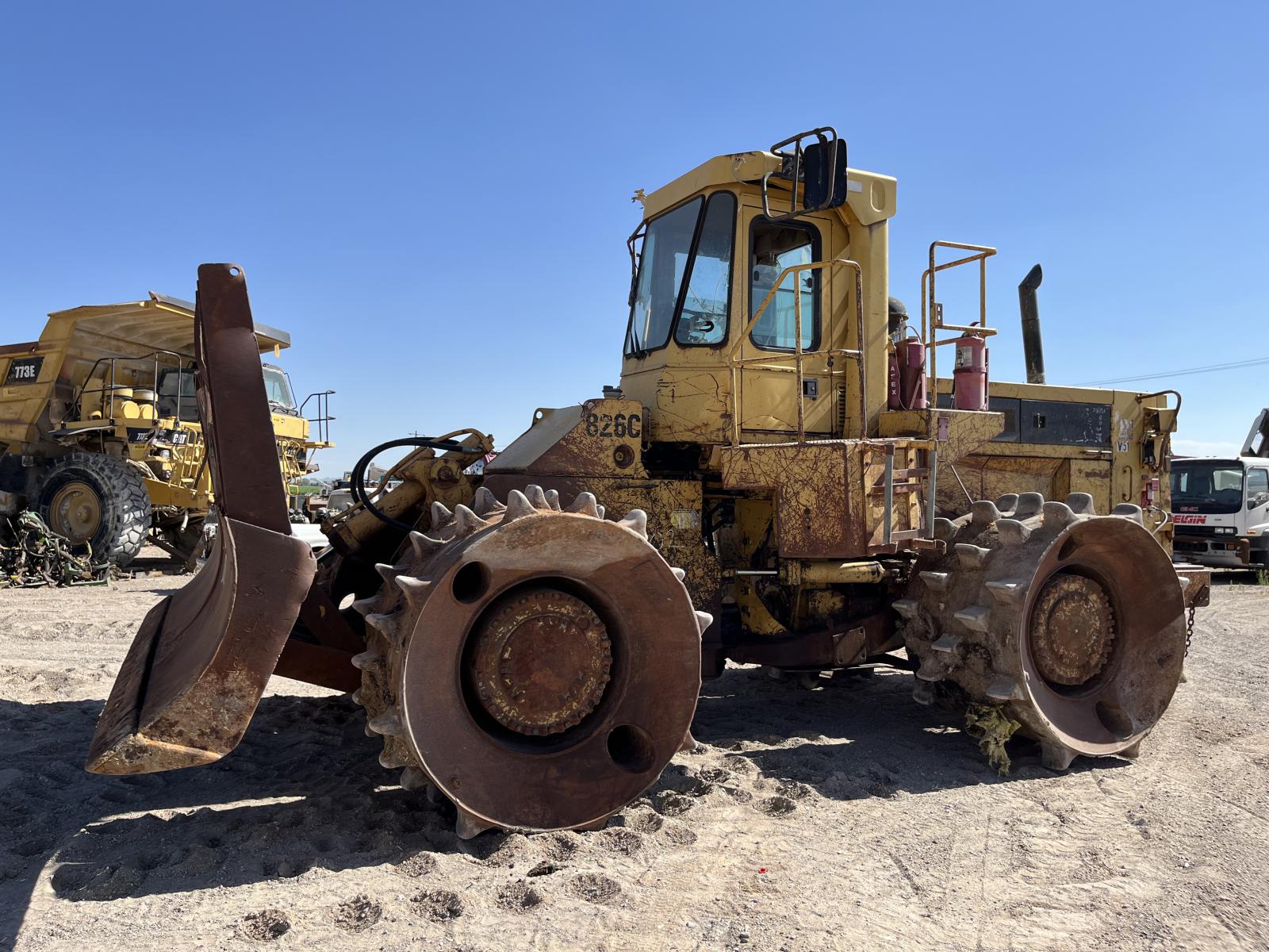 COMPACTADOR PATA DE CABRA CATERPILLAR 826C